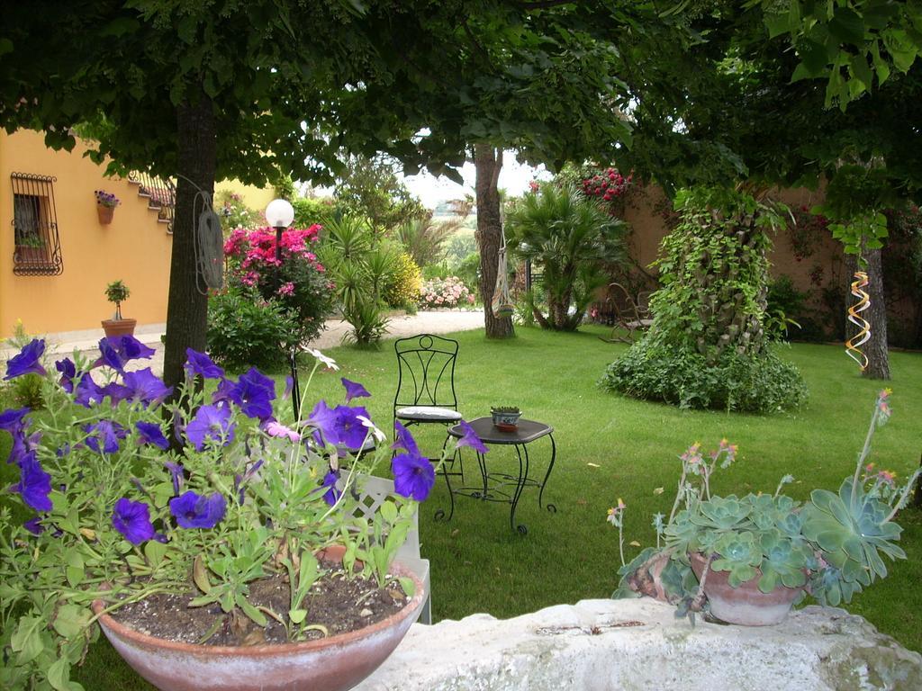 B&B Piceno Castel di Lama Bagian luar foto